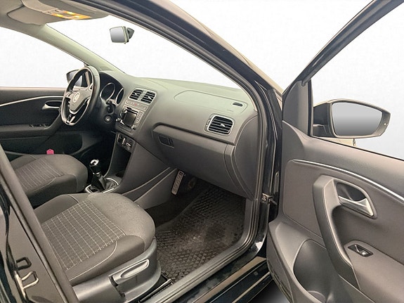 Volkswagen Polo 16 of 22