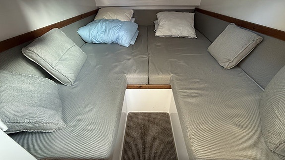 Axopar 37 Aft Cabin -2018 16 of 17