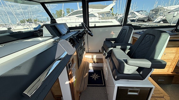 Axopar 37 Aft Cabin -2018 8 of 17