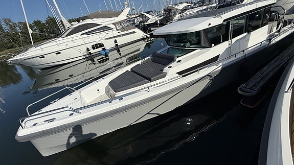 Axopar 37 Aft Cabin -2018 6 of 17