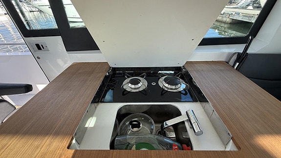 Axopar 37 Aft Cabin -2018 13 of 17