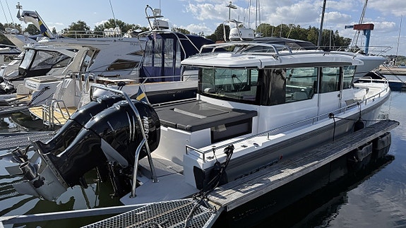 Axopar 37 Aft Cabin -2018 5 of 17