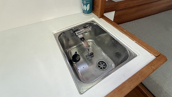 Axopar 37 Aft Cabin -2018 15 of 17