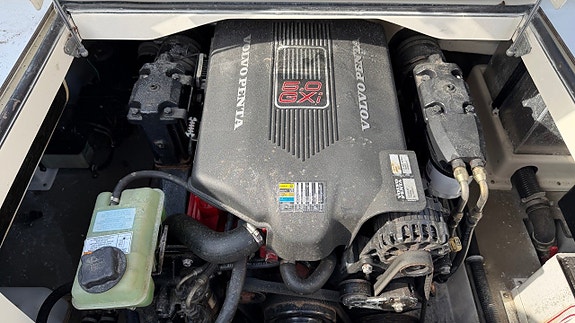 Aquador 23 DC / Volvo Penta 5,0 GXI -04 7 of 10