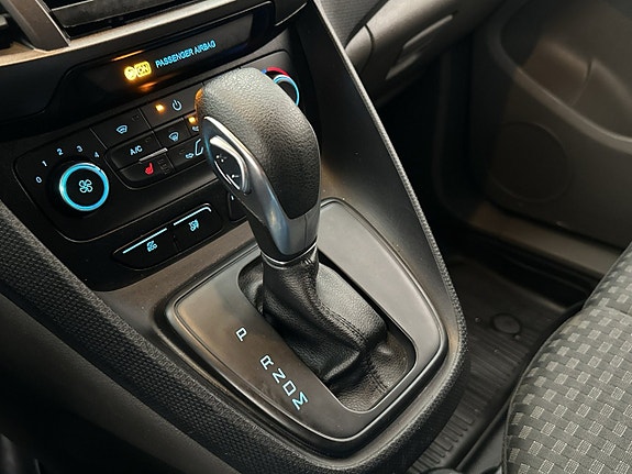 Ford Transit Connect 18 of 30