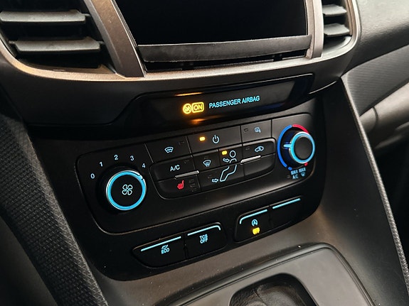 Ford Transit Connect 17 of 30