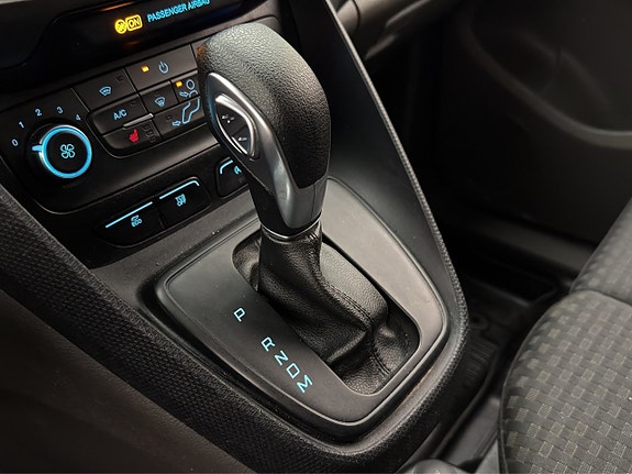 Ford Transit Connect 27 of 30