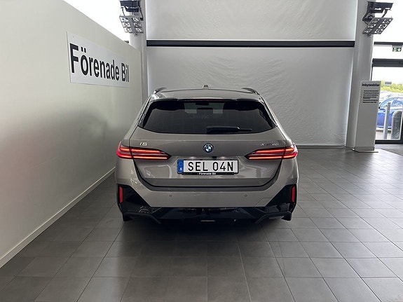 BMW i5 12 of 15