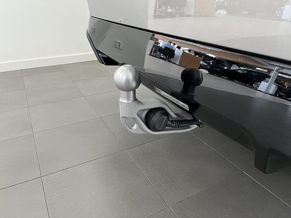 BMW i5 14 of 15