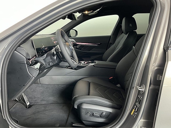 BMW i5 5 of 15