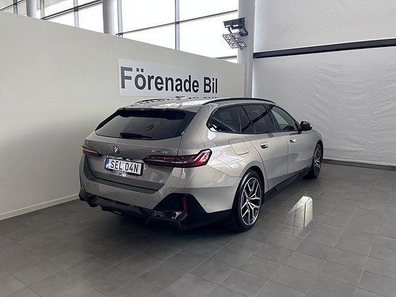 BMW i5 13 of 15