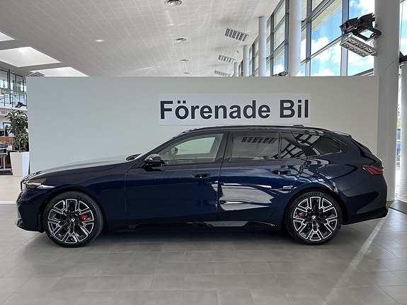 BMW i5 3 of 16
