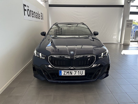 BMW i5 2 of 16