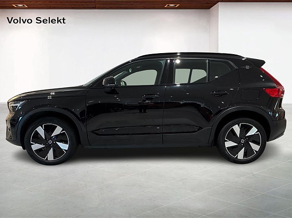 Volvo XC40 3 of 18