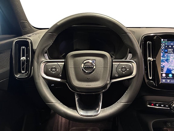 Volvo XC40 10 of 18