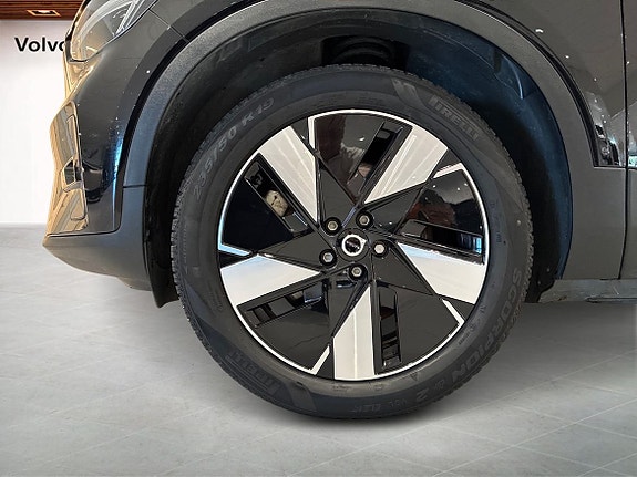 Volvo XC40 9 of 18