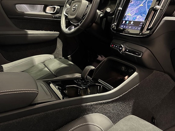 Volvo XC40 16 of 18