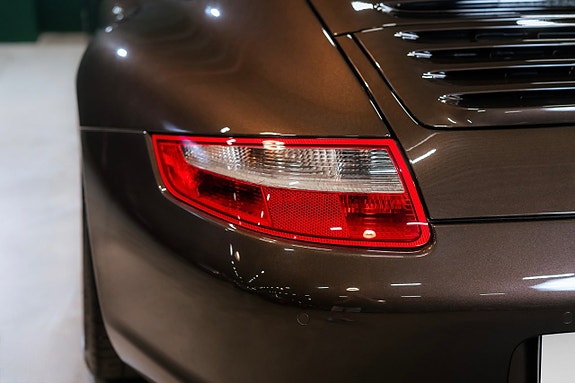 Porsche 911 Carrera 4S 12 of 27