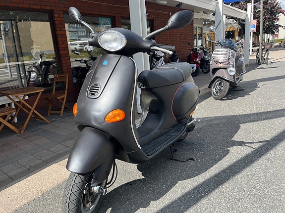 Vespa ET2 5 of 13