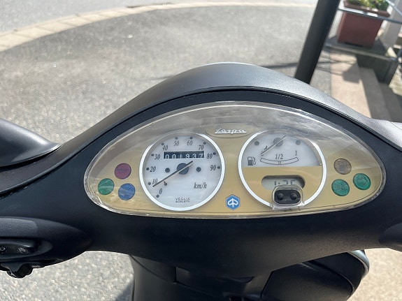 Vespa ET2 10 of 13