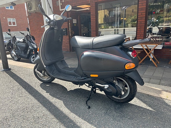 Vespa ET2 6 of 13