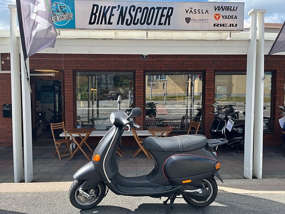 Vespa ET2 12 of 13