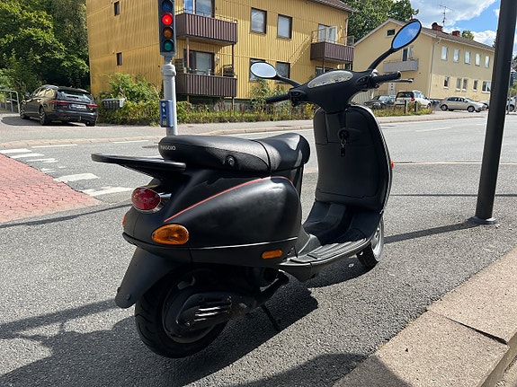 Vespa ET2 8 of 13