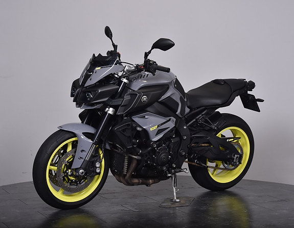 Yamaha MT-10 ABS / AKRAPOVIC / NYSERVAD ETC! 3 of 18