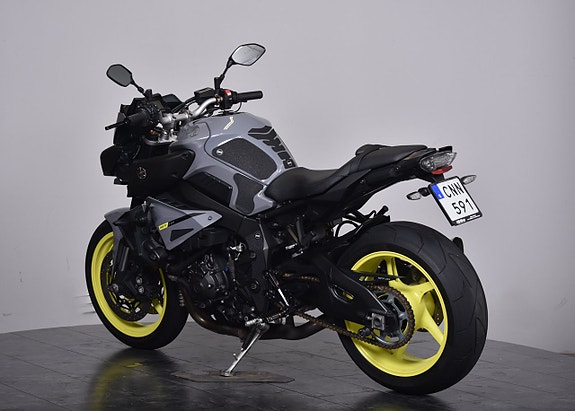 Yamaha MT-10 ABS / AKRAPOVIC / NYSERVAD ETC! 5 of 18