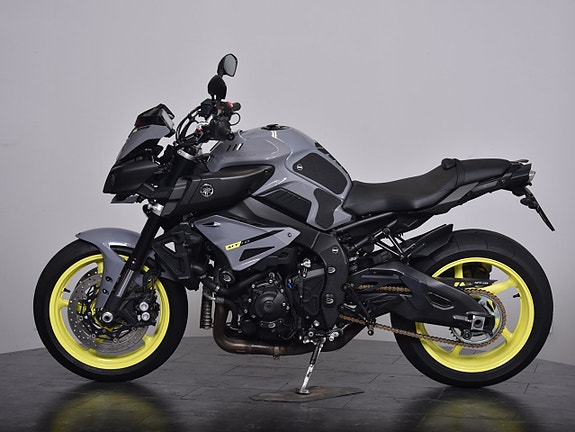 Yamaha MT-10 ABS / AKRAPOVIC / NYSERVAD ETC! 4 of 18