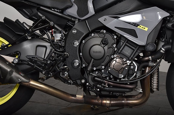 Yamaha MT-10 ABS / AKRAPOVIC / NYSERVAD ETC! 10 of 18