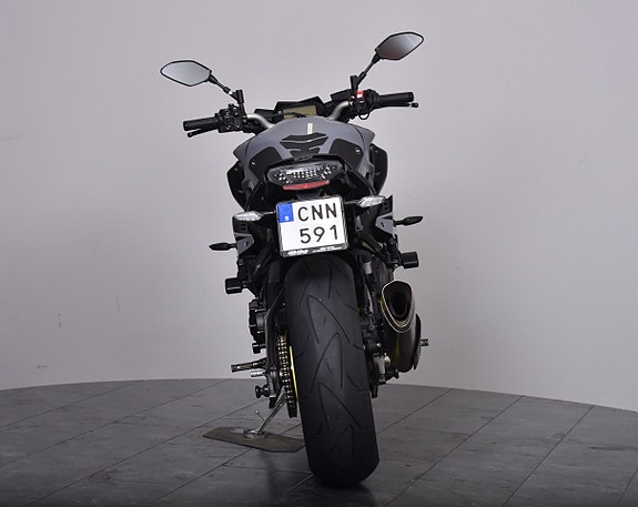 Yamaha MT-10 ABS / AKRAPOVIC / NYSERVAD ETC! 6 of 18