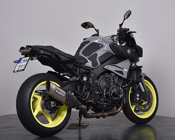 Yamaha MT-10 ABS / AKRAPOVIC / NYSERVAD ETC! 7 of 18