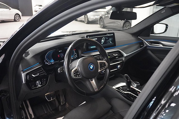 BMW 530e 3 of 16