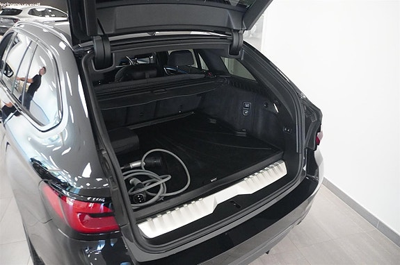 BMW 530e 9 of 16