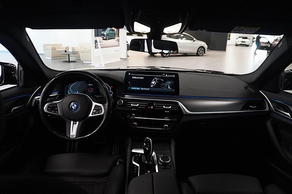 BMW 530e 11 of 16