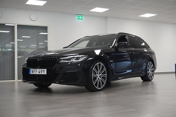 BMW 530e 2 of 16