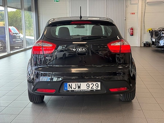 Kia Rio 4 of 14