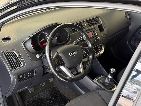Kia Rio 10 of 14