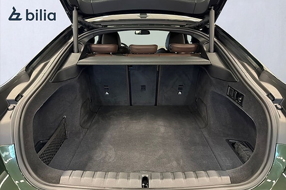 BMW i4 10 of 18