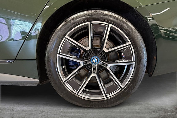 BMW i4 15 of 18