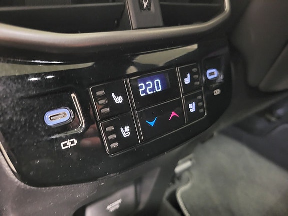 Lexus RX450h 13 of 15