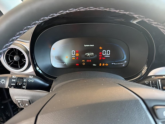 Hyundai i10 6 of 9
