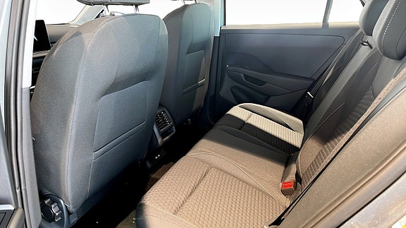 Volkswagen T-Roc 11 of 13