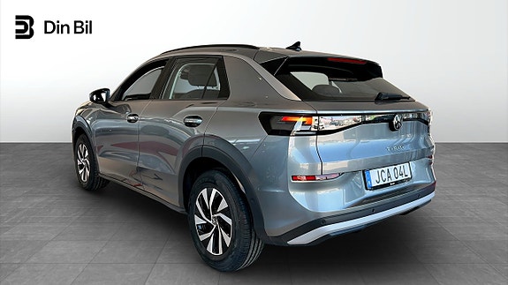 Volkswagen T-Roc 3 of 13