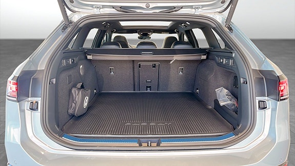 Volkswagen Passat 13 of 15