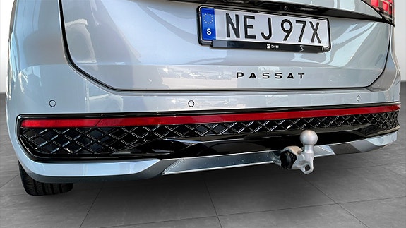 Volkswagen Passat 14 of 15
