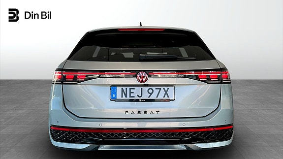 Volkswagen Passat 5 of 15