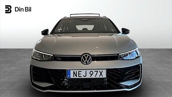 Volkswagen Passat 4 of 15