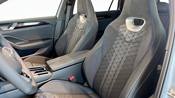 Volkswagen Passat 8 of 15